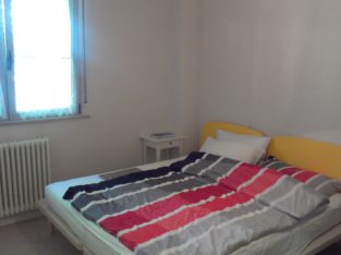Singola e doppia in bell’appartamento studenti a Rimini (2 o 3 studenti in 2 camere).