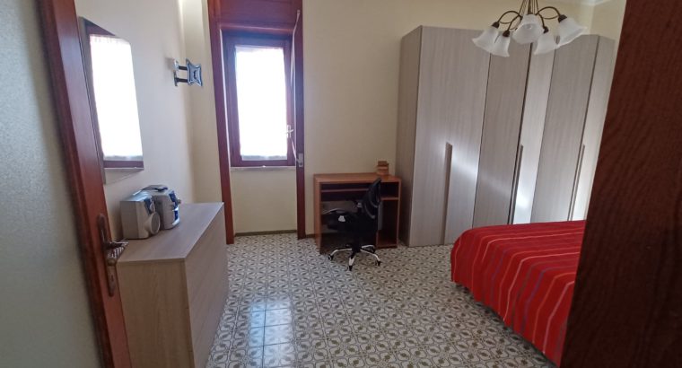 Napoli Affitto in Portici appartamento per studentesse *3 stanze singole
